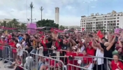摩洛哥1-0领先时！卡萨布兰卡当地球迷狂欢反应
